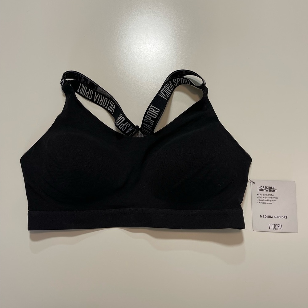 VS SPORT - sports bra, incredible lightweight, medium support, 32c NWT